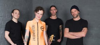 Liebe Frau Gesangsverein mit „Nackt“ auf Tour