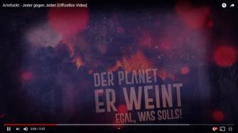 Artefuckt – Jeder gegen Jeden