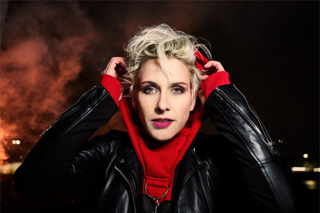 Pressefoto1-DEINE-COUSINE-Albumcover-by-Ronja-Hartmann