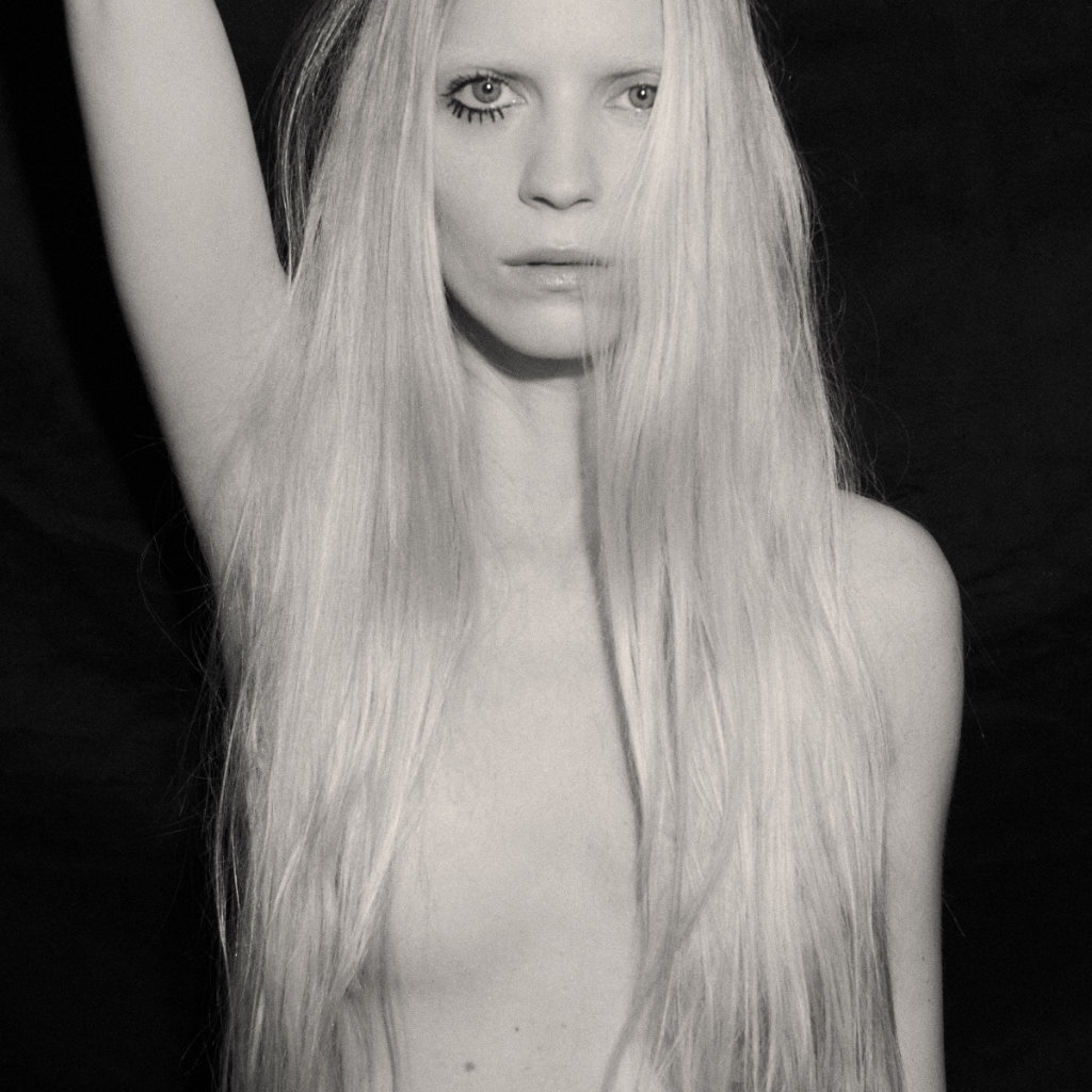 Mary-Komasa_6_