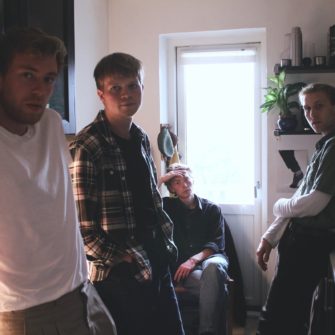 Singlepremiere: Young Couple – You’ve lost the colours we chased