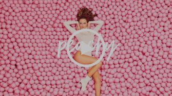 Peachy veröffentlicht ihre Debütsingle „Sans Souci“