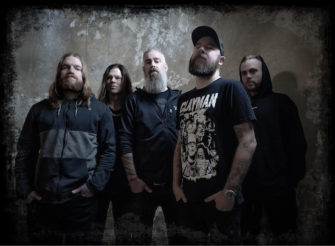 IN FLAMES verkünden 20th Anniversary Edition von „Clayman“