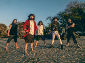 ALESTORM veröffentlichen eine neue Single “Pirate Metal Drinking Crew”