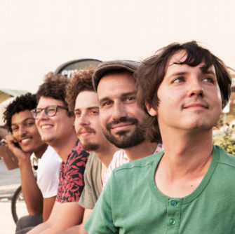 Festivalstalker kooperiert mit Stray Colors zu Subway Train