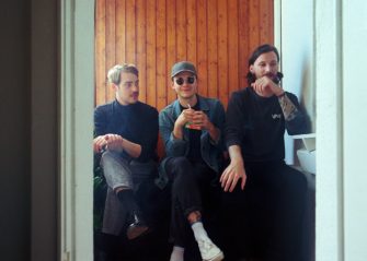 WALKING ON RIVERS kündigen ihre neue EP „Time To Lose Control“ an