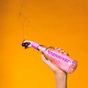 Jennifer Weist aka Yaenniver veröffentlicht erste Single „Intro“ ihres Soloalbums „Nackt“