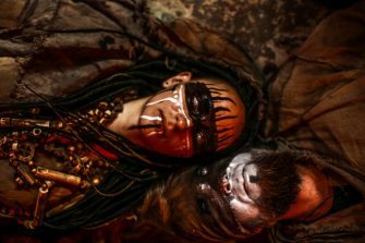 Das Dark Folk Duo NYTT LAND veröffentlicht neue Single samt Video zu „Svartravn“