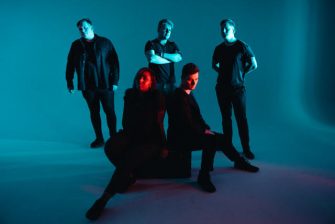 DEFENCES Album „In The Balance“ im Oktober, neue Single Felse Gods