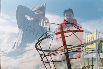 RAW PLASTIC dropen Doppel-Single „Handle With Care“