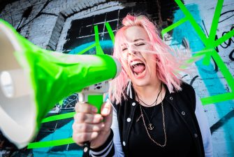 Festivalstalker kooperiert mit TYNA zu „Immer alles selber machen“