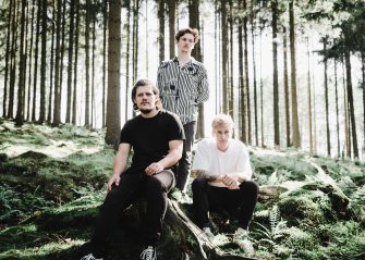 Festivalstalker kooperiert mit WOODSHIP zu neuer Single „Ruins“