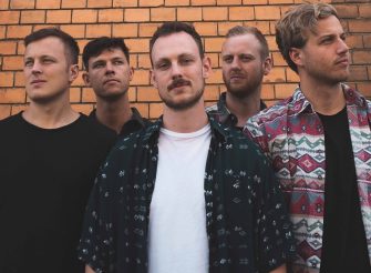 Festivalstalker kooperiert mit Kaffkiez zu „Vielleicht“