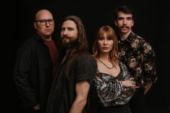 Festivalstalker kooperiert mit MULBERRY SKY zu „Asking For A Friend“