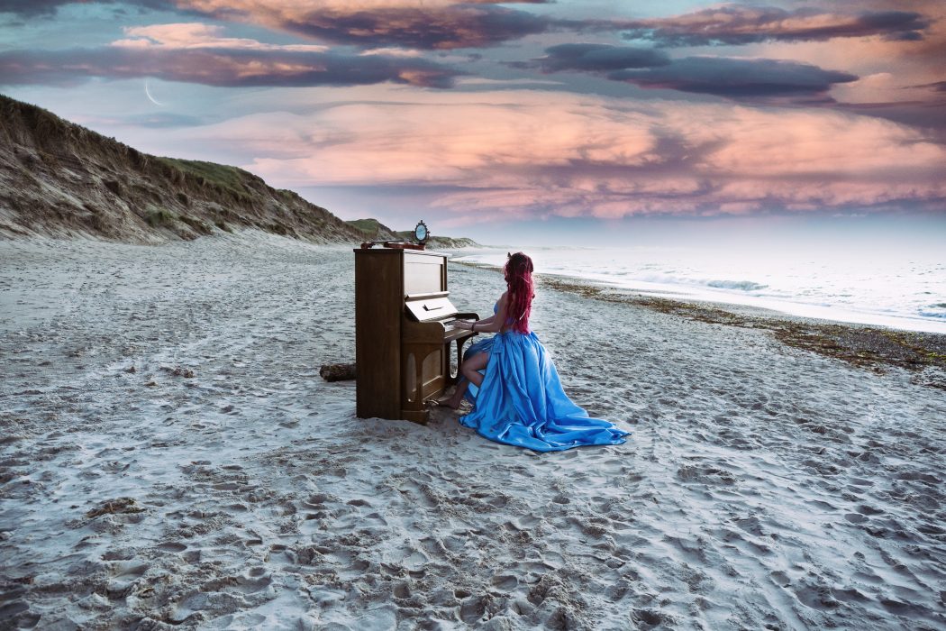 1 Photo by Sara Bertschinger