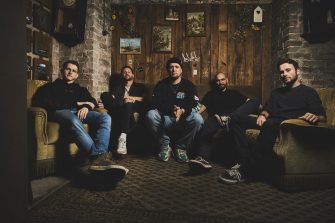 Festivalstalker kooperiert mit ME ON MONDAY zu „Under The Ice“