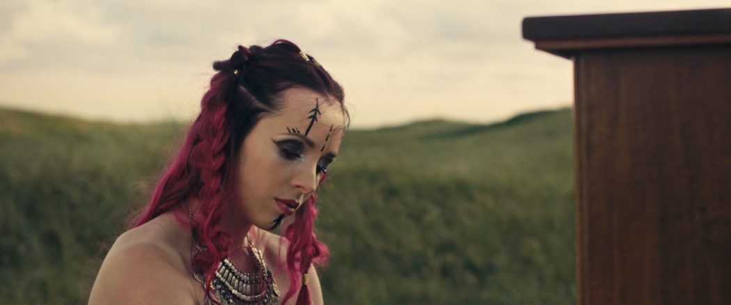 Marliina – Fall (Bild aus dem offiziellen Video)