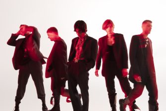 Bring Me The Horizon droppen neues Video zu „sTraNgeRs“