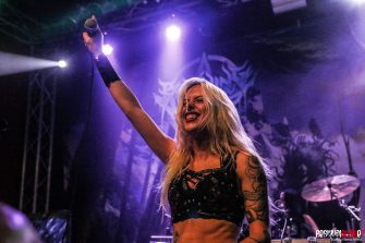 BURNING WITCHES mit offizielle Live-Performance-Video zu „Evil Witch“