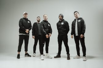 Festivalstalker kooperiert mit NEVER BACK DOWN zu „Best Of Me“ feat. Ifa
