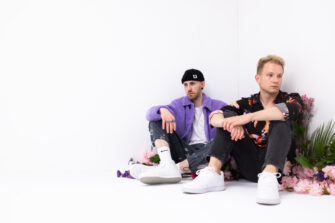 FLOYA bringen neues Video zu „Florescent“ mit