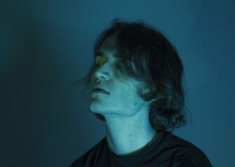 Saguru veröffentlicht neue Single zu “Chasing Images”