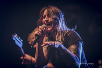 KOCHKRAFT DURCH KMA ft. Mamoré droppen Video zu „Gutes Arbeitsklima, trotzdem kalt“