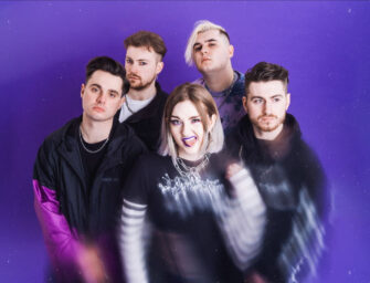 AS EVERYTHING UNFOLDS mit neuer Single “SLOW DOWN”
