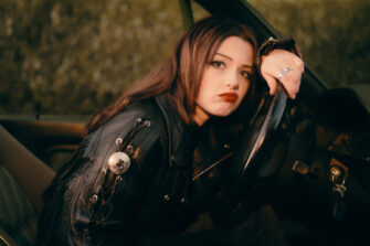 Festivalstalker kooperiert mit DAMONA zu „GOD GIVE ME A CAR“