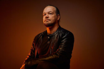 Amorphis-Gitarrist Tomi Koivusaari veröffentlicht die nächste Single: Bjørkø feat. Mariska „Magenta“