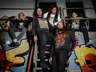 PLAGUEMACE kündigt ihr Debütalbum Reptilian Warlords mit erster Single „Impenetrable Leather“ an