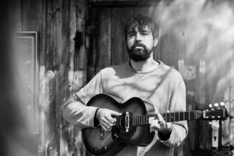 TALKING NERVES feat. Henny Herz mit „Reminder“