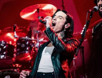 BLACK VEIL BRIDES feat. MACHINE HEAD veröffentlichen „Revenger“