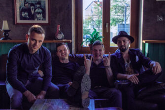 Newcomer ANGUS COURT legen nach mit „Pretty Maria“