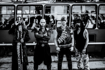 DIE APOKALYPTISCHEN REITER mit neuer Single zu „ADLER FLIEGEN“
