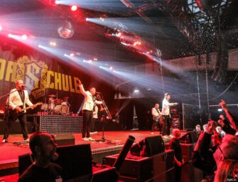 SONDASCHULE droppen Live Video zu ”Gute Zeiten” – FESTIVAL WARM UP SHOW in der Zeche Carl – Essen