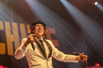 SONDASCHULE kommen auf PLAYOFFS-Tour 2024 und verkünden Doppelalbum „UNBESIEGBAR LIVE“