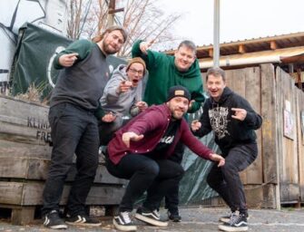 100 KILO HERZ  mit neuer Single zu „KOMM MIT UNS“