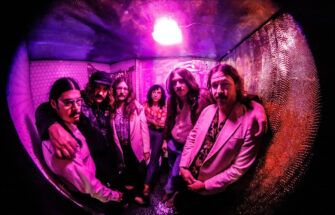 WHITE DOG veröffentlichen neue Single „Holy Smokes“