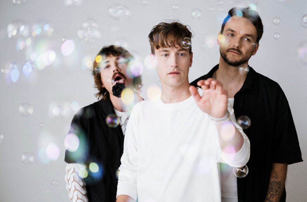 BLACKOUT_PROBLEMS_Pressefoto_2__c__Bernhard_Schinn_farbig