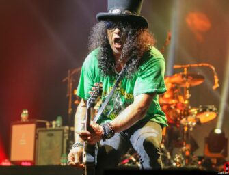 SLASH FT. MYLES KENNEDY AND THE CONSPIRATORS kommen auf FLYING BLIND WORLD TOUR 2027