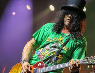 Slash veröffentlicht mit „Crossroads (Live)“ zweite Single aus Live at the S.E.R.P.E.N.T. Festival