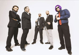 NANOWAR OF STEEL covern den absoluten Favoriten „ Das Rote Pferd“