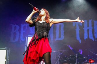 BEYOND THE BLACK in der Turbinenhalle Oberhausen – Fotos