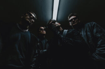 WRITTEN BY WOLVES mit neuem Video zu „PLEASE, JUST BREATHE“