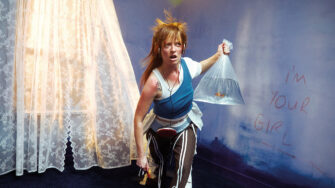 ORLA GARTLAND meldet sich mit kraftvollen Single „Litte Chaos“ zurück