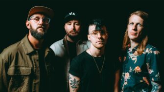 As It Is re-releasen „Dial Tones“ feat. Holding Abscence