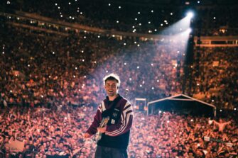 Sam Fender bringt seine „People Watching“-Tour für drei Konzerte nach Deutschland