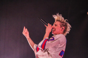 DEINE COUSINE Release-Konzerte zu „FREAKS“ in Hamburg & Köln + Neue Single „180 Grad“