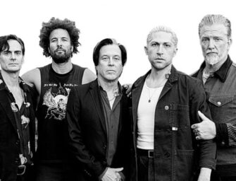 Queens of the Stone Age auf „The End is Nero“ Tour